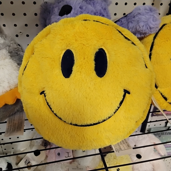 Smiley Face Warmie New with tags - Picture 1 of 1